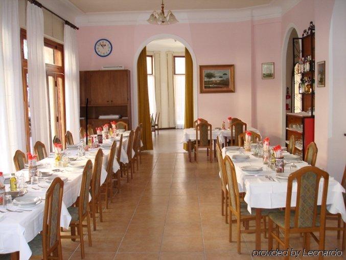 Hotel Mignon 50 Mt Dalla Spiaggia E Dall'Isola Pedonale Alassio Nhà hàng bức ảnh